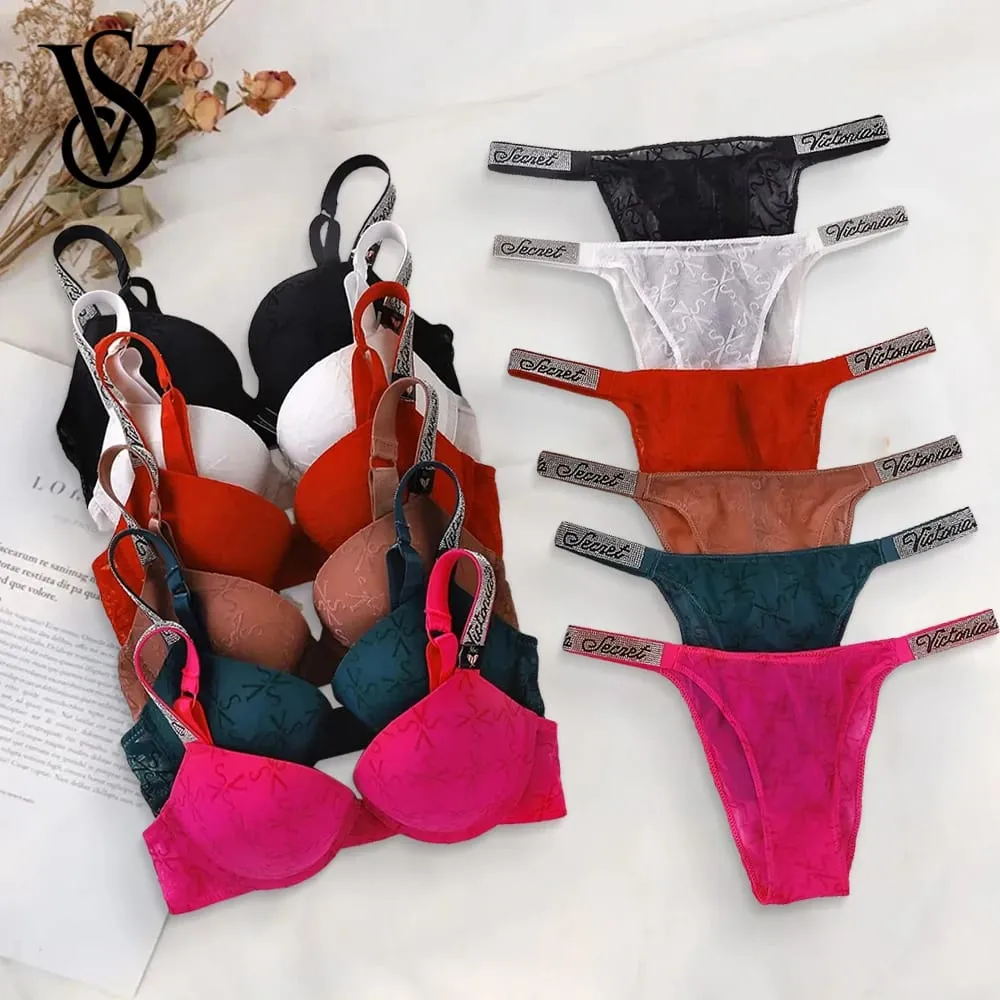 Victoria Secret-Conjunto de lencería sexy, muy sexy, con logo, correa brillante, encaje en relieve, sujetador push-up, tanga con escritura brillante