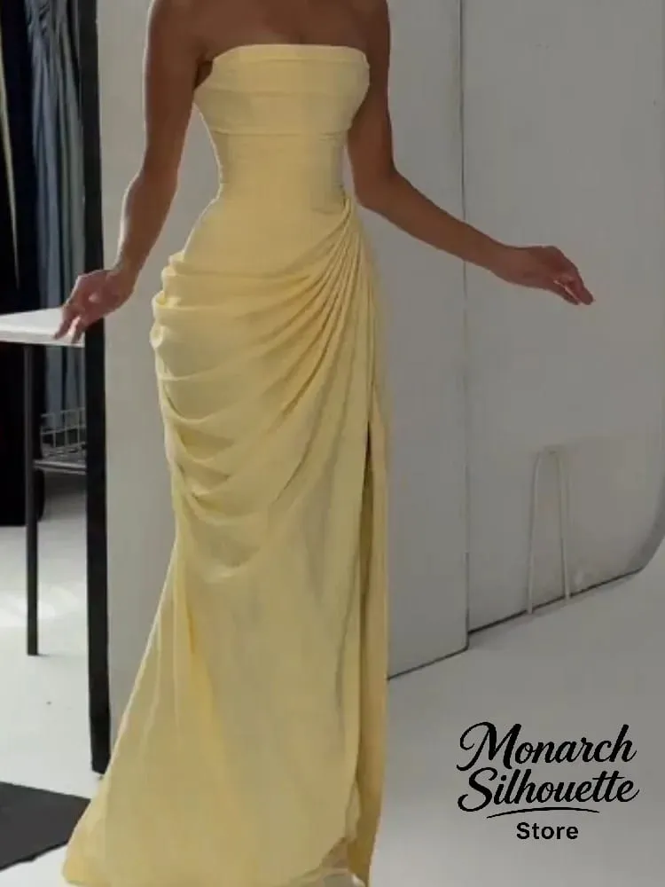 우아한 노란색 Strapless Pleated 롱 드레스 여성 세련된 솔리드 민소매 허리 Cinching 분할 가운 2026 레이디 이브닝 파티 가운