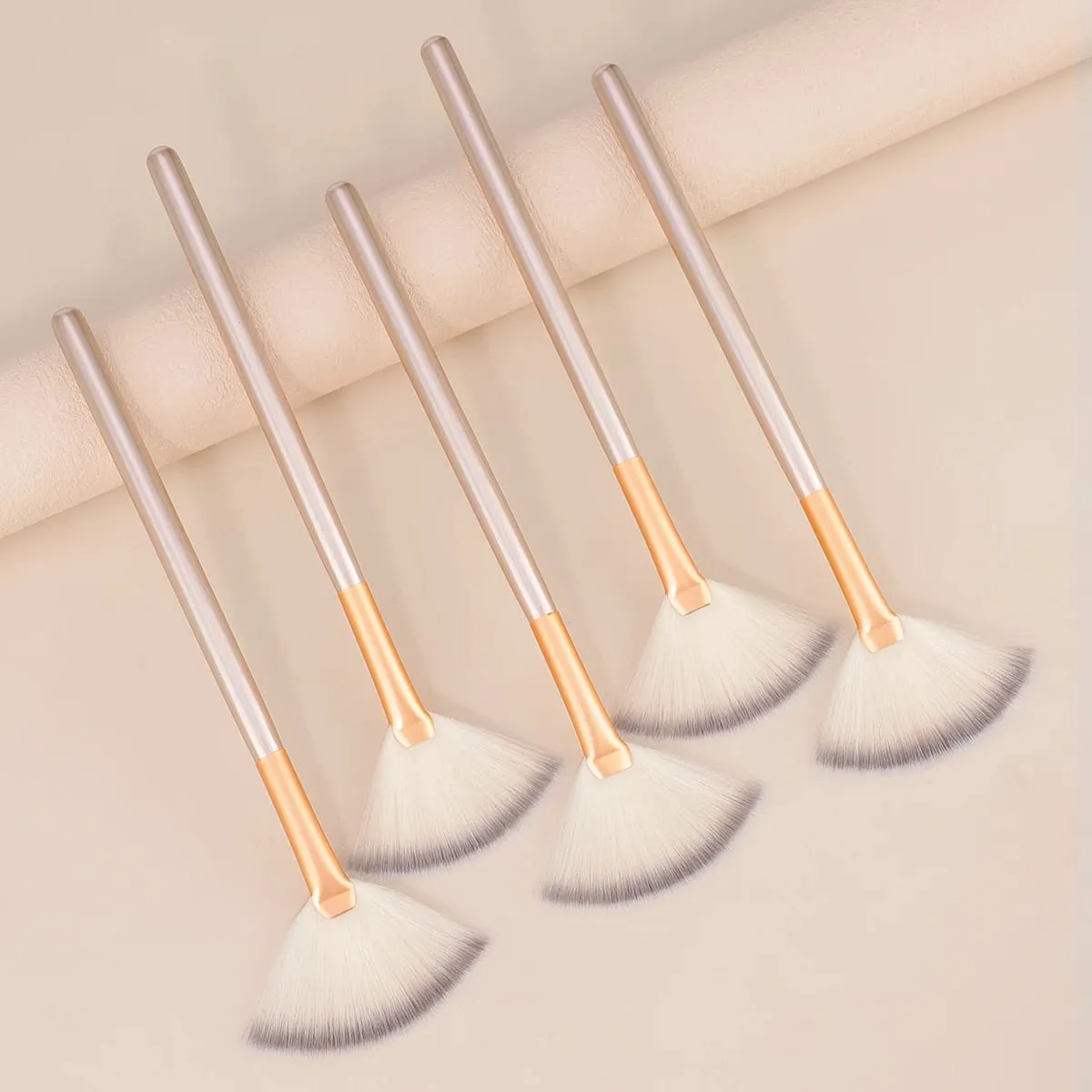 Pinceaux de maquillage pratiques pour le visage, en éventail, doux et portables, pour masque, outils cosmétiques pour dames et filles, charme des ongles, beauté, nouvelle collection