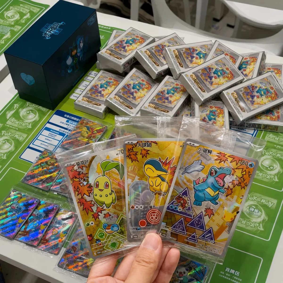 Heißes, 100 % offizielles Pokemon-Boxset zum 30-jährigen Jubiläum, vereinfachtes Chinesisch, PTCG-Edelsteinpaket, Original-Partner, spezielle Illustrationskarten — image 5