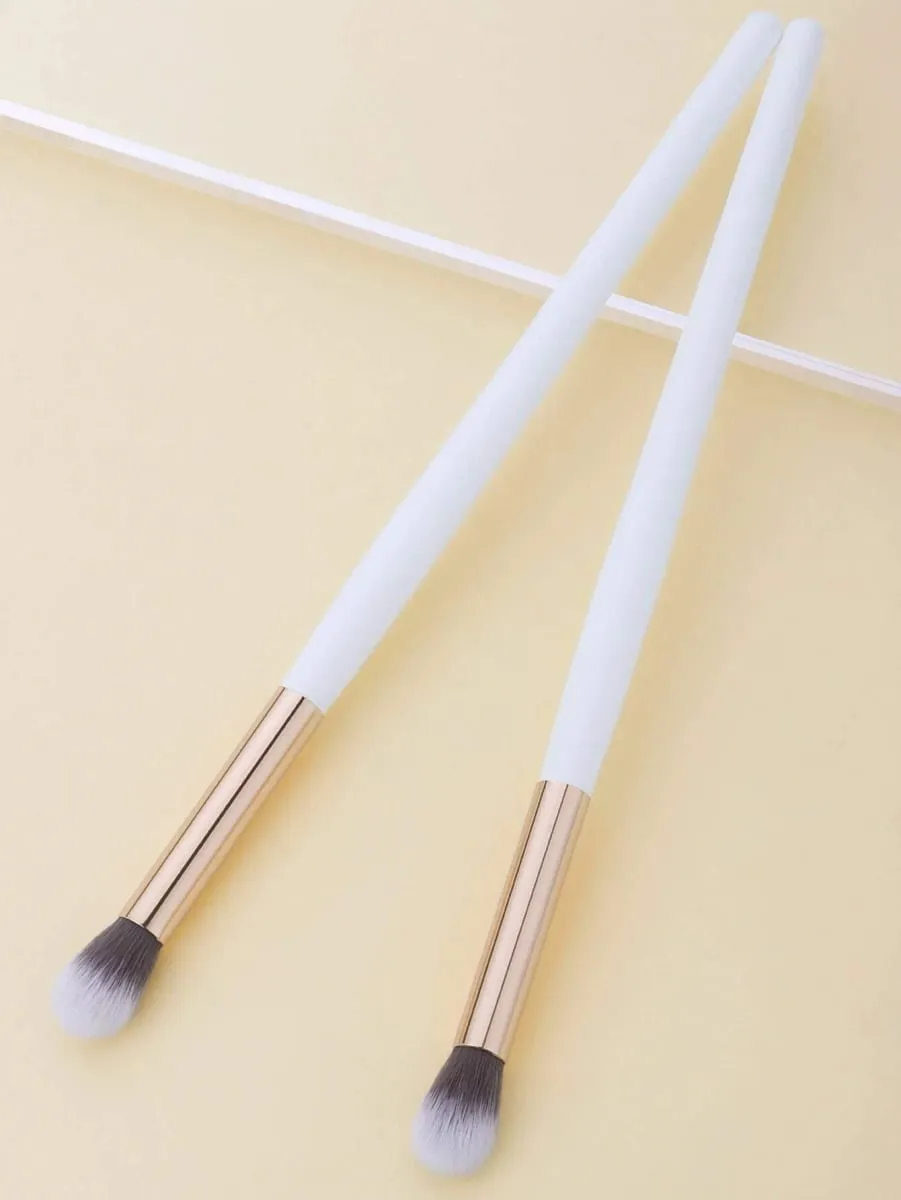 2pcs Platinum Eye Socket Details Blending Makeup Brushes Black Friday — image 3