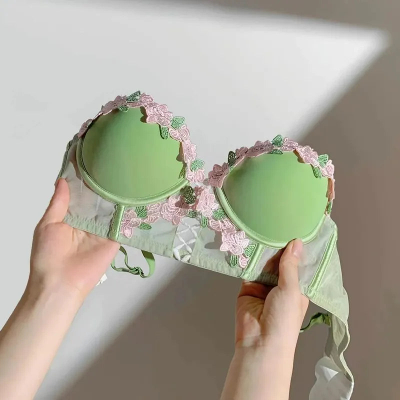 Victorian Underwear Set - Delicate Cream Bralette with Floral Stitch Retro Sweetheart Neckline for Petite Bust Elegance — image 9