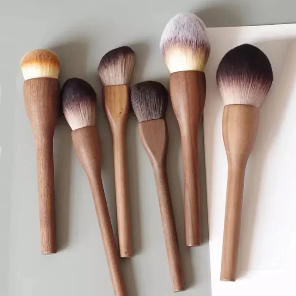 New Retro Wood Handle Makeup Brushes Super Soft Walnut Loose Powder Blush Foundation Contour Brush Cosmetic Makeup Tools