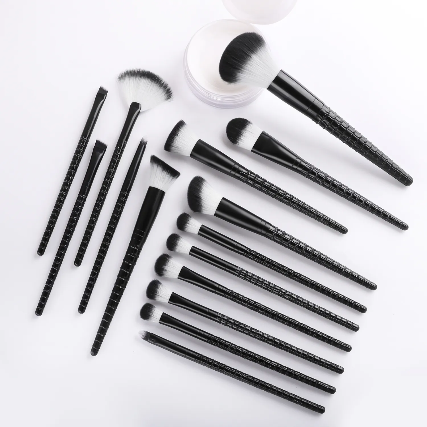 33Pcs All In One Makeup Tools Set 15 Brushes Beauty Sponges Powder Puff Eyelash Curler With Storage Bag For Full Face Makeup