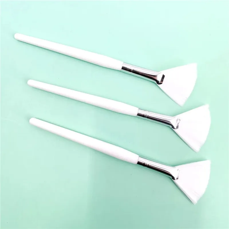 3pcs Practical Facial Brushes Fan Makeup Brushes Soft Portable Mask Brushes Cosmetic Tools for Women Ladies Girls