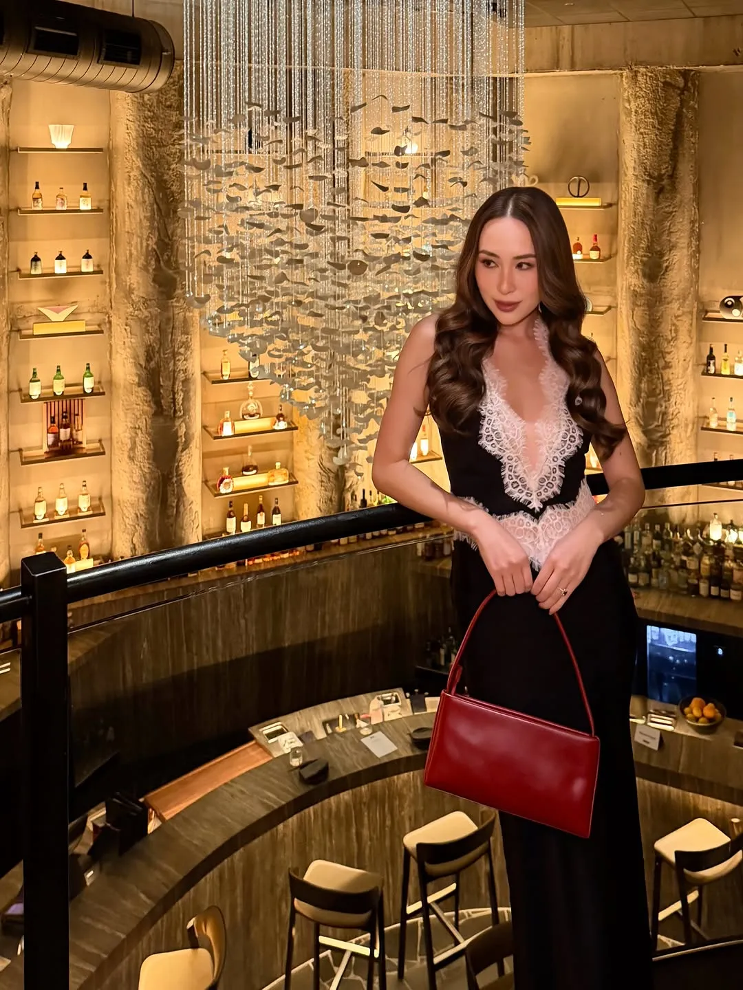 Gaun Maxi Leher Halter Perca Renda Hitam Gaun Panjang Pinggang Tinggi Punggung Terbuka Tanpa Lengan Leher V Pakaian Klub Pesta Elegan 2026