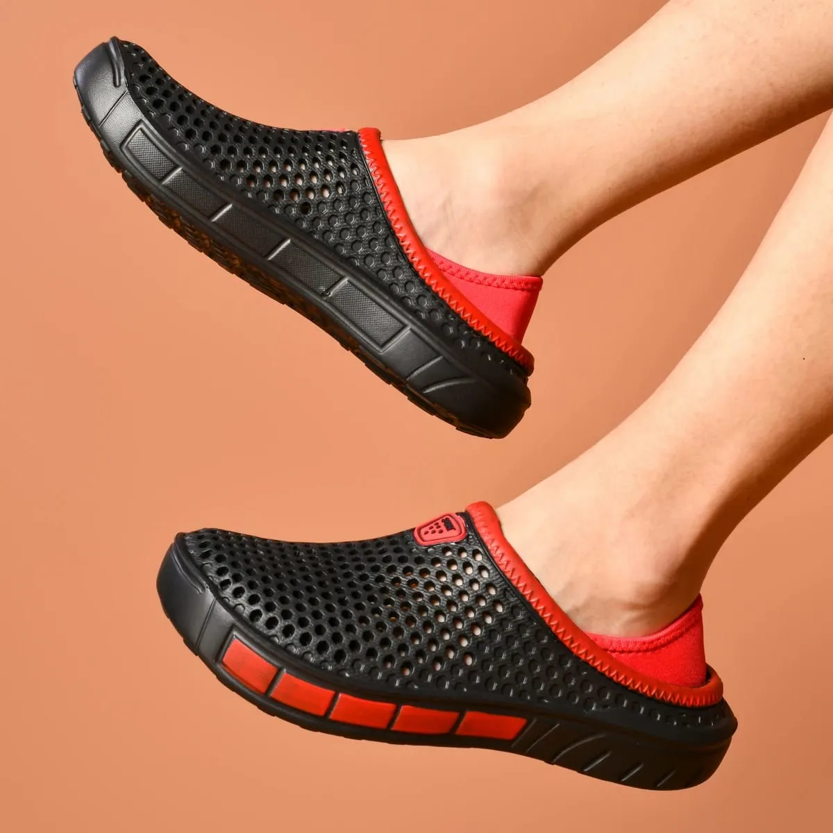 Breathable and lightweight these men's casual clogs are highly versatile! Available in multiple colors they redefine summer tr