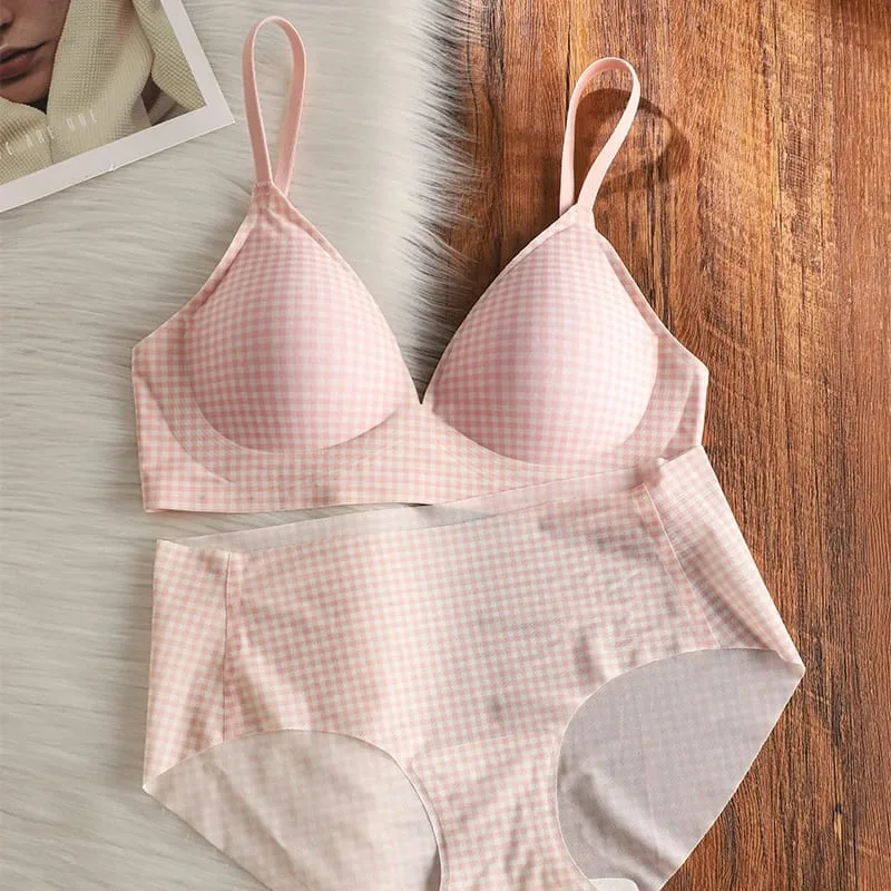 Elegant Seamless Bralette Small Bust Gathering Anti-Sagging Thin Adjustable Straps Wirefree Comfort Fit UK Light Support Bra Set