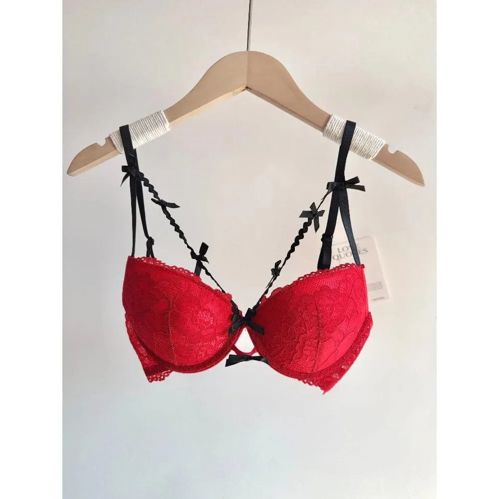 セクシーなWomen Pure Style Red Bow Lace Bridal Lingerie Set Push Up Bra Panty Suit Small Chest Party Wedding Intimate Wear