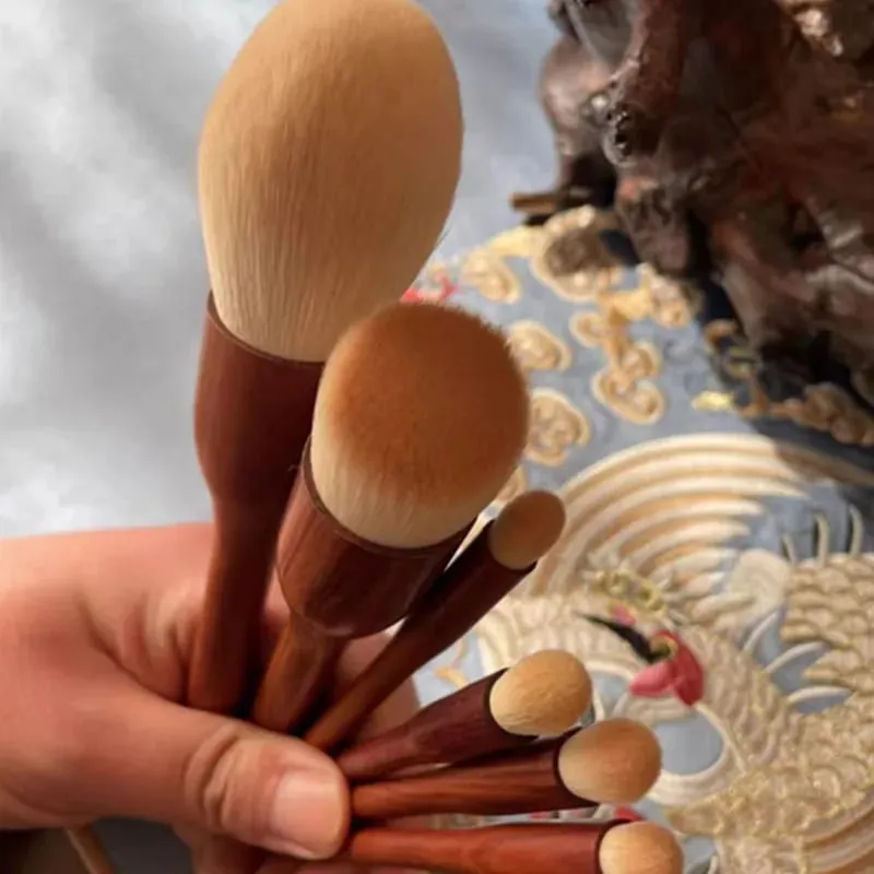 Sandalwood Handle Makeup Brushes Foundation Powder Highlighter Sculpting Eyeshadow Smudge Blender Detail Cosmetic Brush Tool