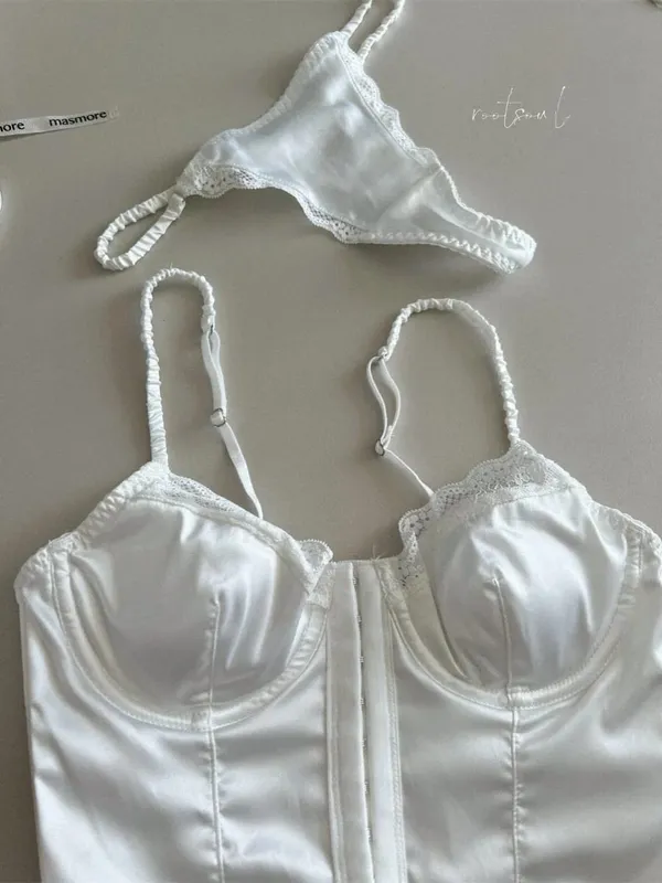 Ultra-thin Women Large Breast Underwear Lace Hollow Hot Ladies Satin Mesh Lingerie Sexy Adjustment Bra Panty Set Female Bralette