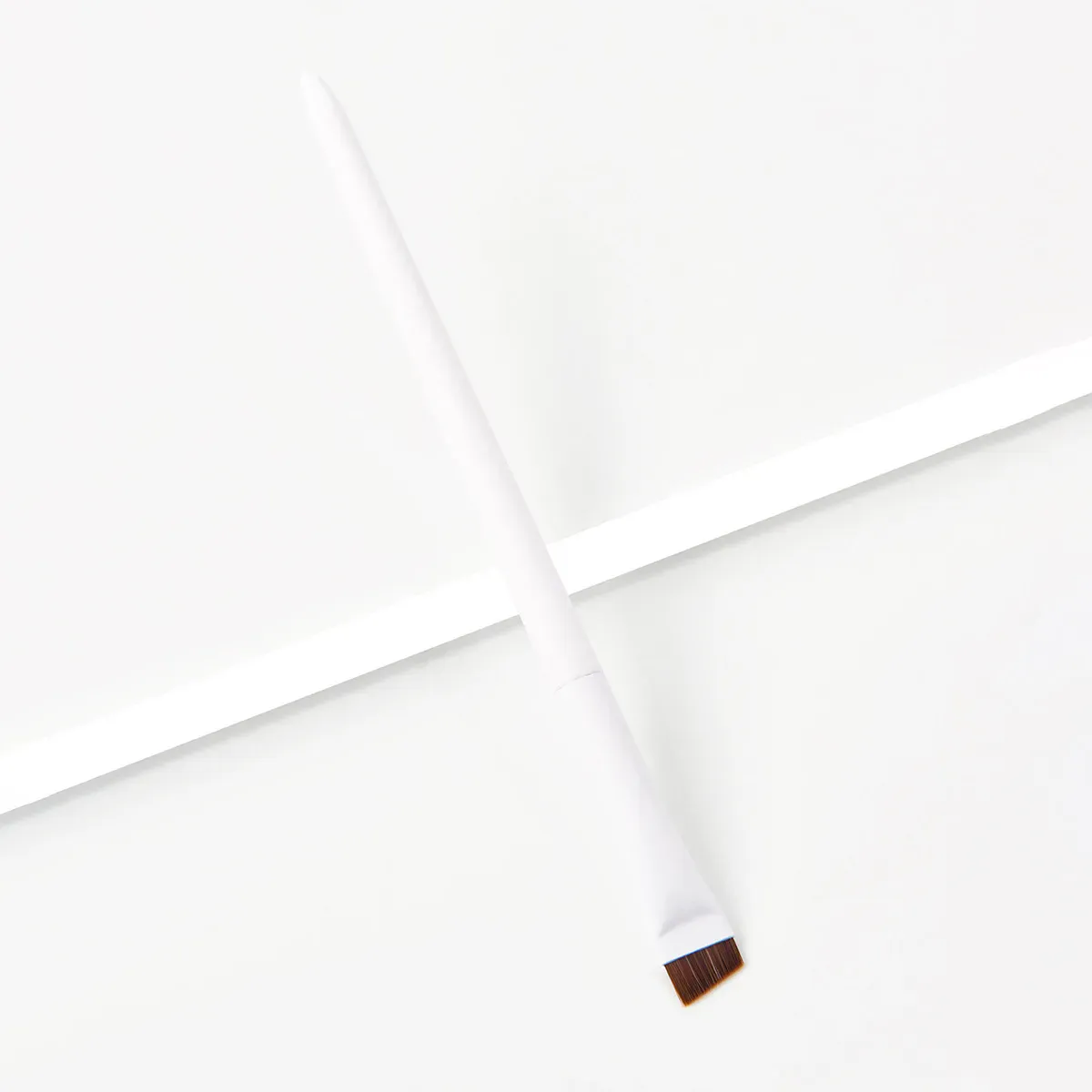 4Pcs Sickle Blade Eyeliner Brush Ultra Thin Flat Fine Eye Liner Makeup Brushes Flat Eyeliner Brush Eyebrow Make Up Brush
