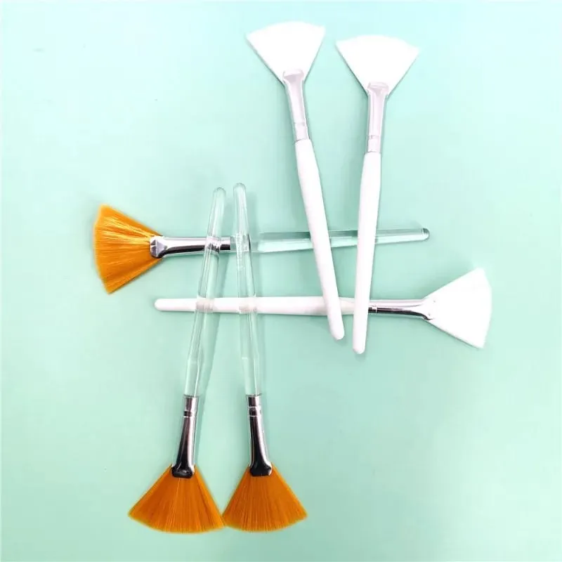 3pcs Practical Facial Brushes Fan Makeup Brushes Soft Portable Mask Brushes Cosmetic Tools for Women Ladies Girls