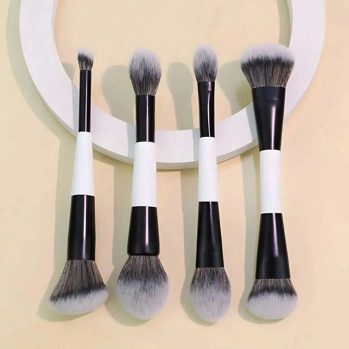 4pcs Double-Ended Makeup Brush Set. Multi-Functional Foundation Blush Powder Highlighter Contour And Concealer Brushes