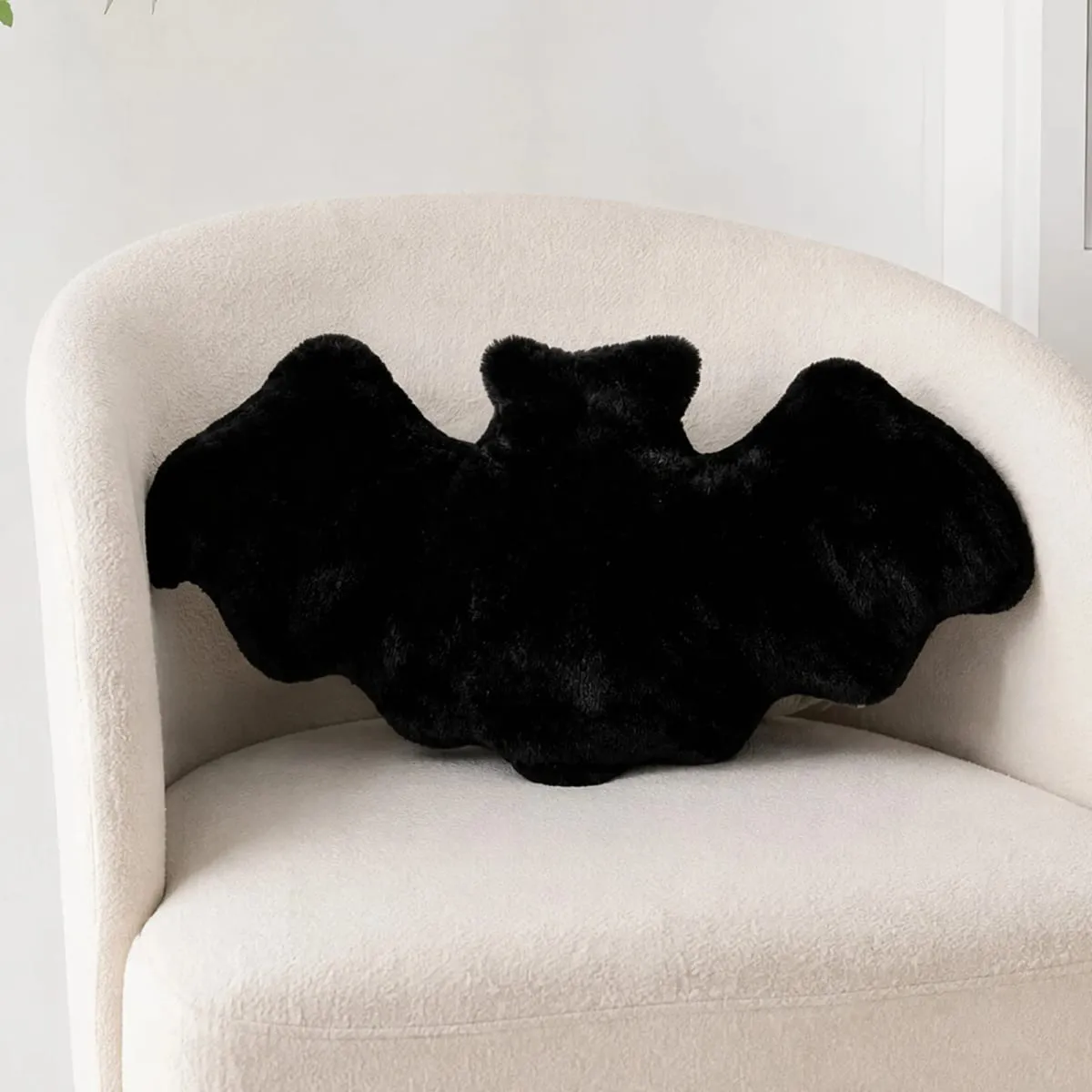 Bantal Lempar Berbentuk Kelelawar Halloween 17.72X9.06 Inci Bantal Mewah Kelelawar Halloween Bantal Dekoratif Halloween untuk Sofa Tempat Tidur Sofa Mobil — image 6