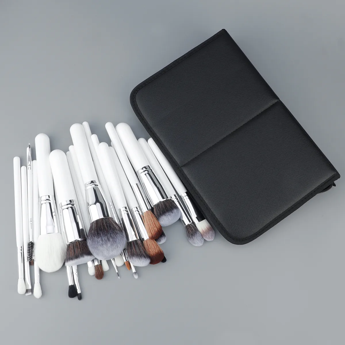 30Pcs Professional Makeup Brushes Set With Portable Storage Bag Black And White Bristles Fully Meet Makeup Needs — image 5