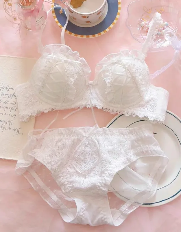 Japanese sweet pure wind lace underwear female small chest gathering anti-sag new girl Lolita bra set
