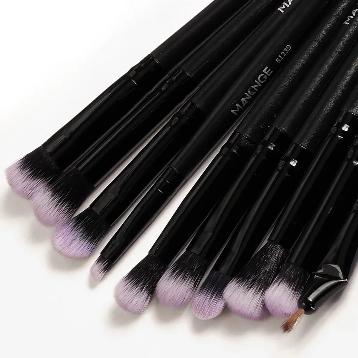 18PCS Professional Makeup Brushes Set with 1PCS Powder Puff Soft Detail Foundation Contour Blush Brush Beauty Tools