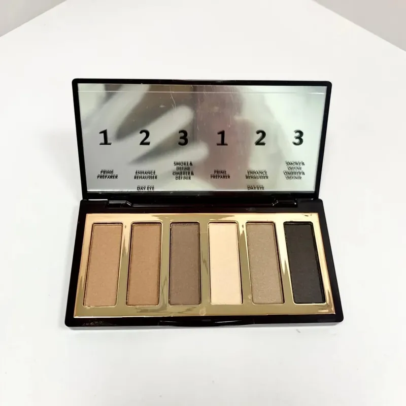 Charlotte Tilbury Hollywood Flawless Liquid Highlighter Hydrate la peau Palette de luxe Finitions métalliques chatoyantes satinées et mates