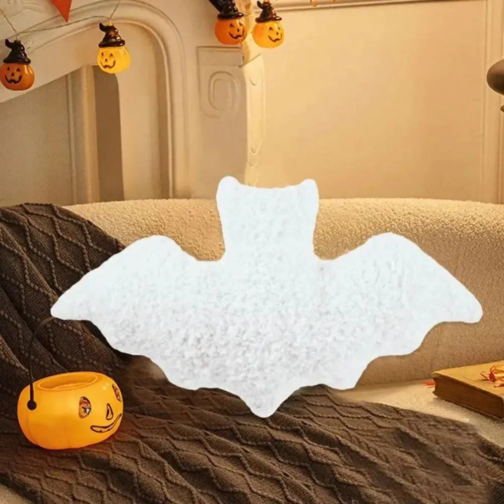 Plys materiale Bat Plys pude Halloween tema Blødt stof flagermus modellering pude Sort Hvid Brun Fyldedyr Plys til piger — image 3