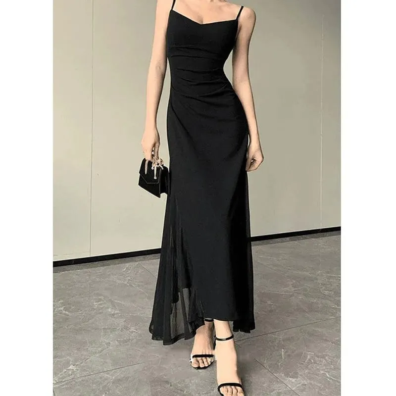 Koreanisches V-Ausschnitt-Spaghetti-Träger-Kleid für Frauen, sexy rückenfreie Taillen-Enge Party-Kleider für Damen, elegantes schwarzes, durchsichtiges Midi-Kleid. Neu