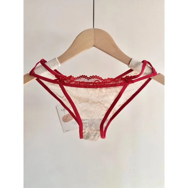 セクシーなWomen Pure Style Red Bow Lace Bridal Lingerie Set Push Up Bra Panty Suit Small Chest Party Wedding Intimate Wear