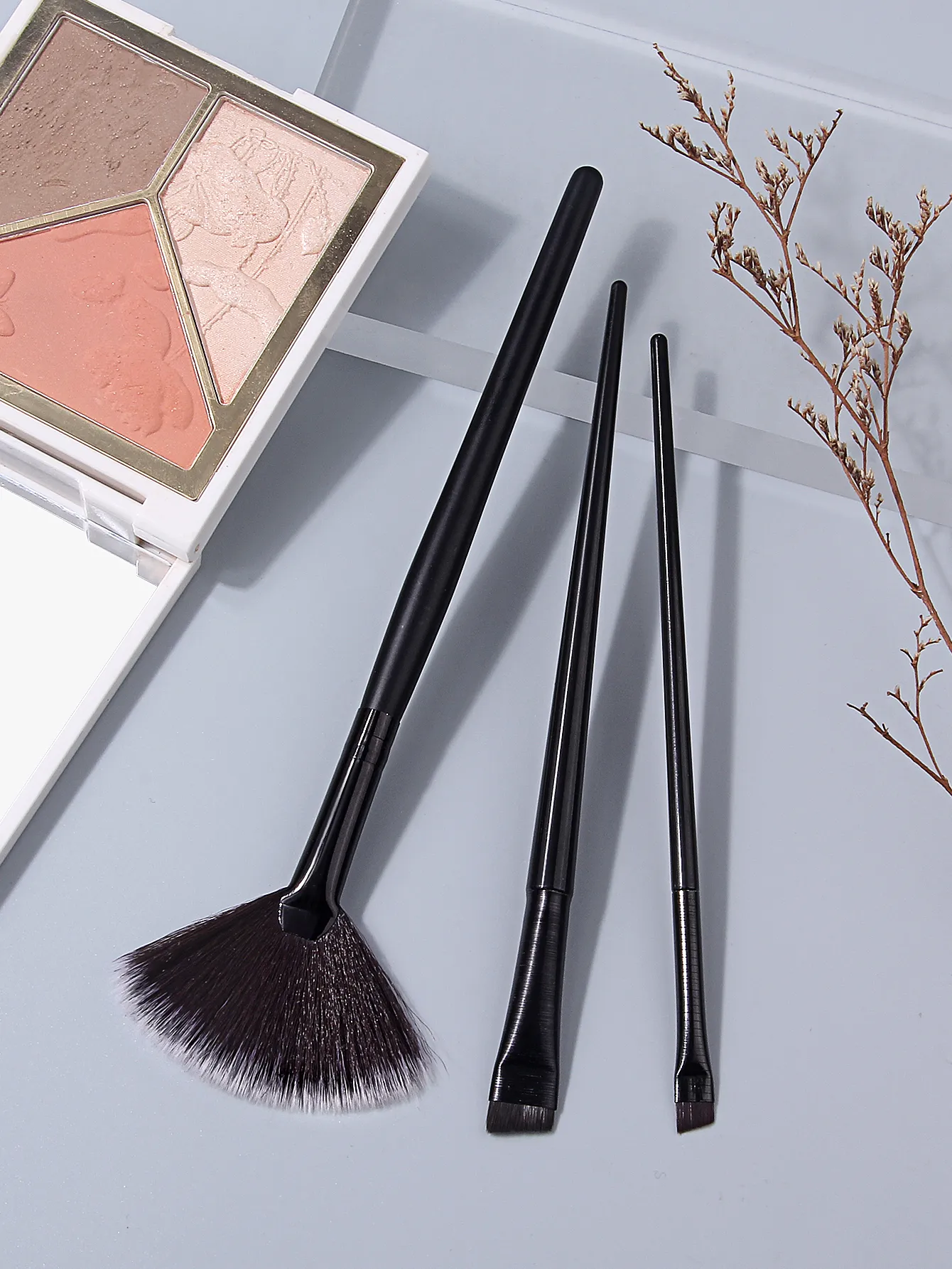 3PCS Fan Highlighter Brush Angled Eyebrow Eyeliner Makeup Brushes Set Soft Synthetic Hair Precise Eye Face Cosmetic Brushes