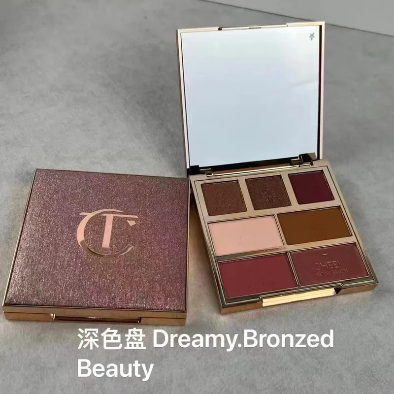 Charlotte Tilbury Hollywood Flawless Liquid Highlighter Hydrate la peau Palette de luxe Finitions métalliques chatoyantes satinées et mates