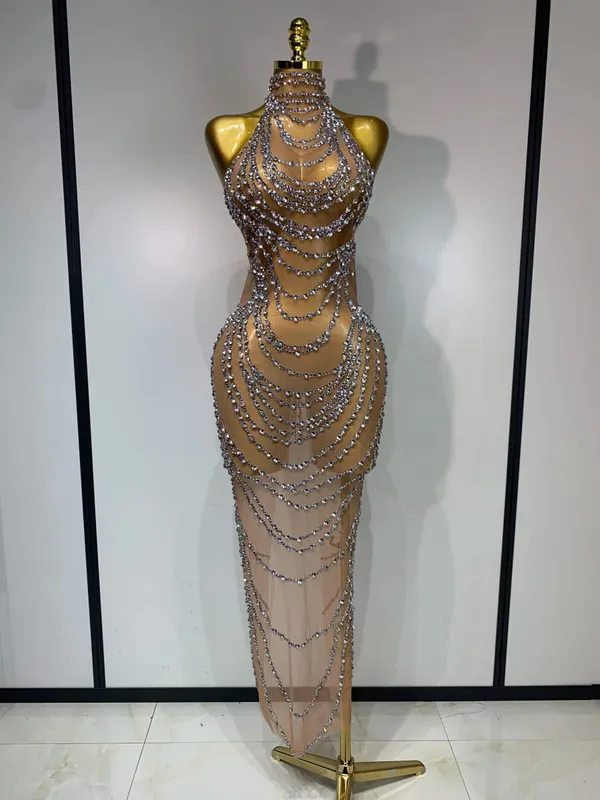 Abito lungo in maglia trasparente sexy con strass scintillanti 2025 Costume da spettacolo per cantante di scena per compleanno di lusso da donna