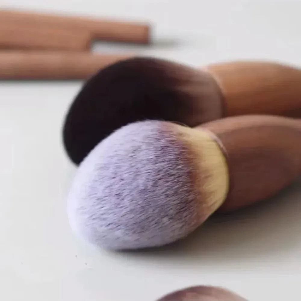 New Retro Wood Handle Makeup Brushes Super Soft Walnut Loose Powder Blush Foundation Contour Brush Cosmetic Makeup Tools