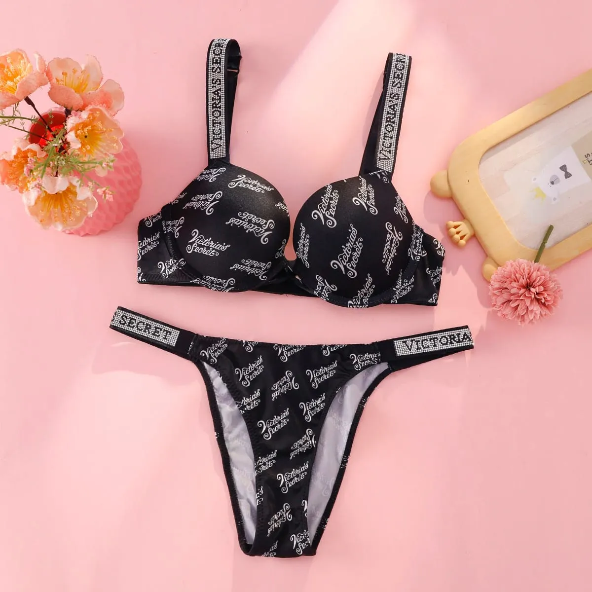 Sada Push Up podprsenky a kalhotek Victoria's Secret pro ženy Ramenní popruhy s kamínkovým logem Krajkové spodní prádlo Sada sexy spodního prádla