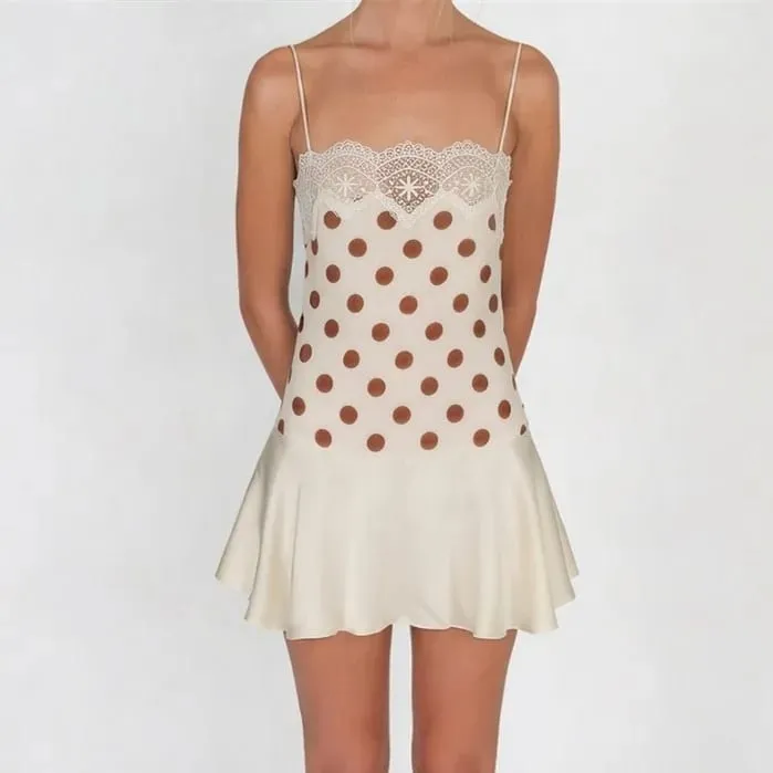 Frauen Y2K Polka Dot Cami Kleid Spitze Trim Spaghetti Strap Satin Rüschen Saum Bodycon Mini Kleid Sommer Casual Streetwear