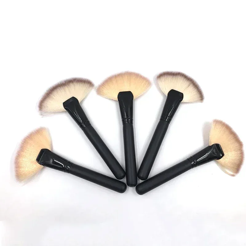 1PCS Soft Makeup Large Fan Brush Foundation Blush Blusher Powder Highlighter Brush Powder brushes Cosmetic Brushes Maquiagem — image 2