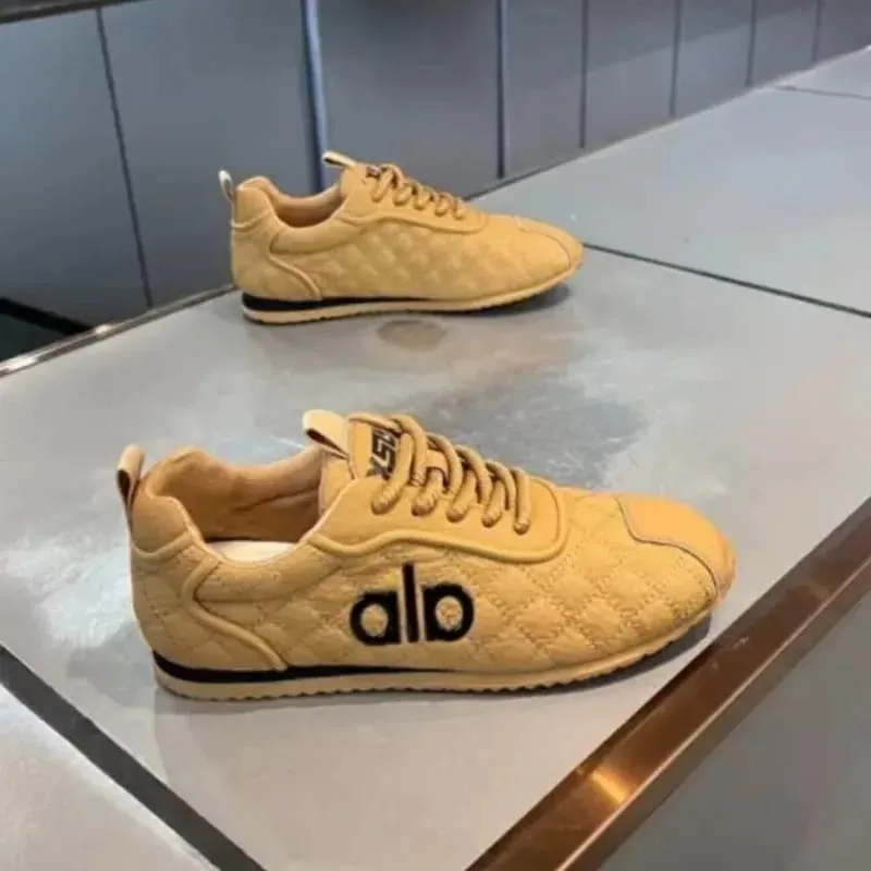 ClaWave Men Quilted Retro Jogger Shoes Lightweight Non Slip Casual Walking Sneakers Trendy Daily Footwear EU39-44