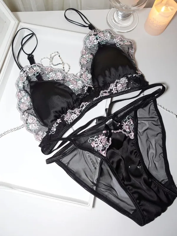 Girls French Bra Thin Triangle Cup Purple Embroidery Light Luxury Silk Sexy Pure Desire Lace Underwear Set