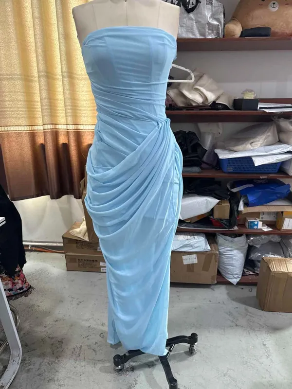 Dámské sexy jednobarevné plisované šaty dámské elegantní bez ramínek, bez ramínek, s vysokým pasem, rozděleným šatem 2026 letní večerní společenské šaty