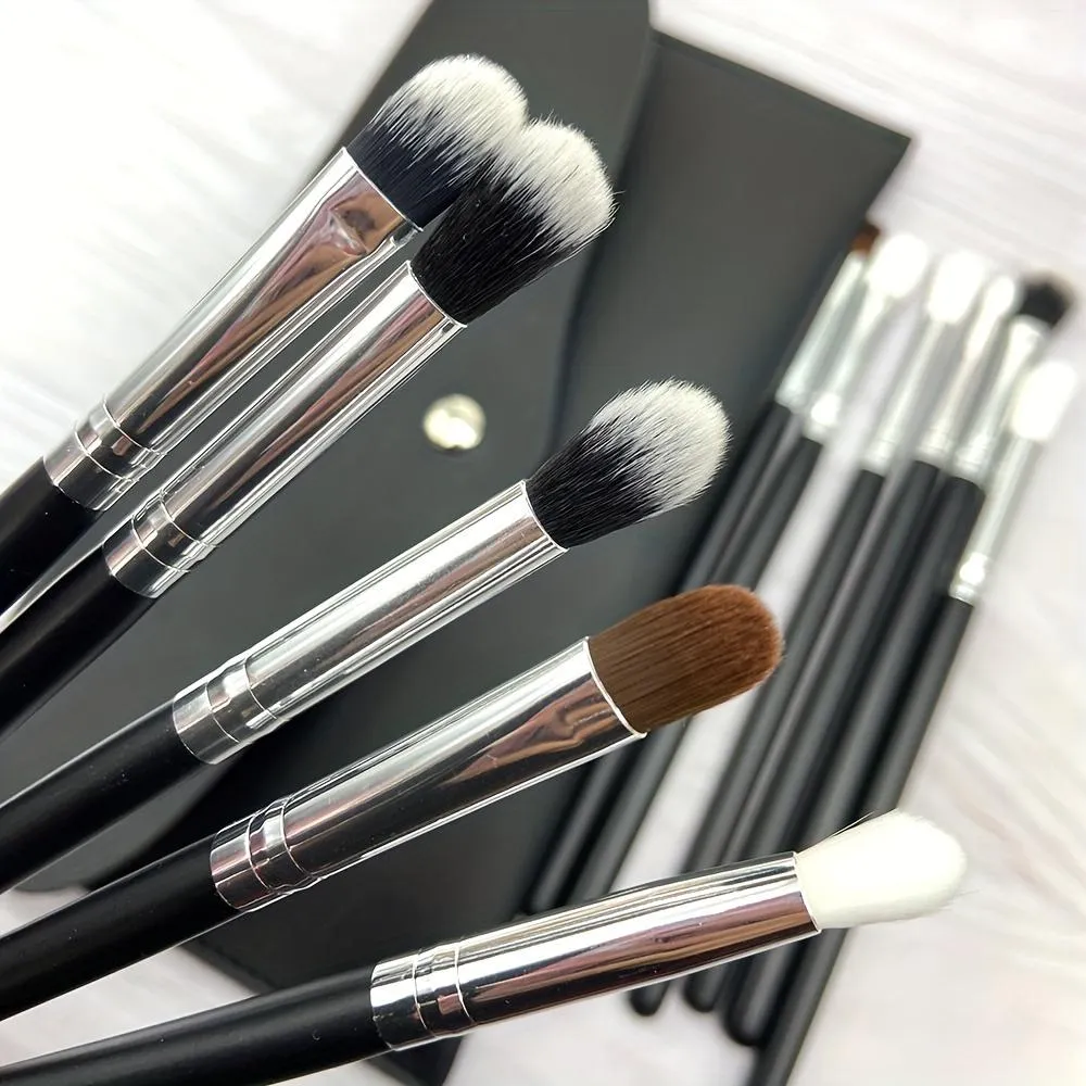 Versatile 11pcs Soft Synthetic Eyeshadow Brush Set with Nylon Bristles Wooden Handles Fragrance-Free for All Skin Types