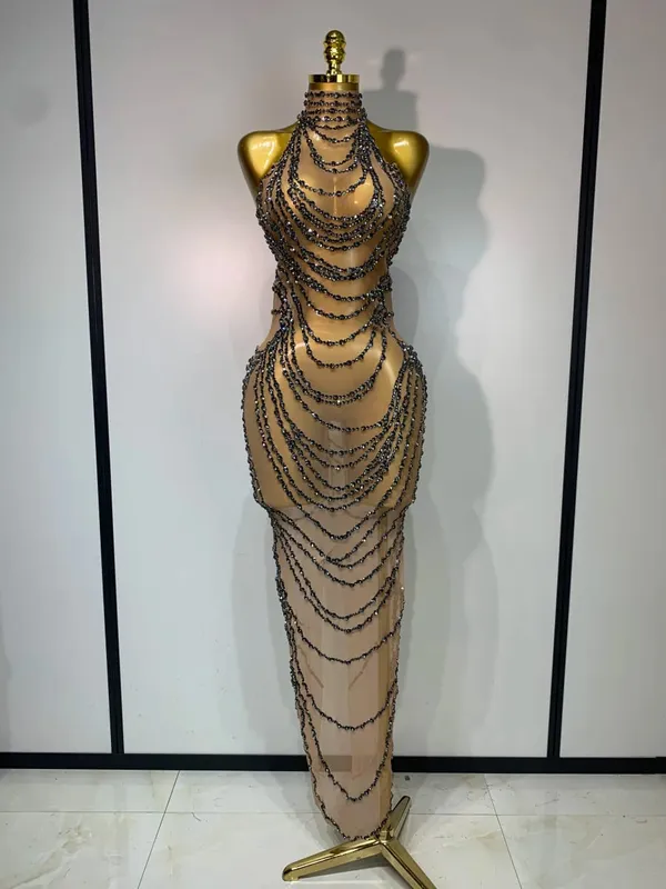 Abito lungo in maglia trasparente sexy con strass scintillanti 2025 Costume da spettacolo per cantante di scena per compleanno di lusso da donna