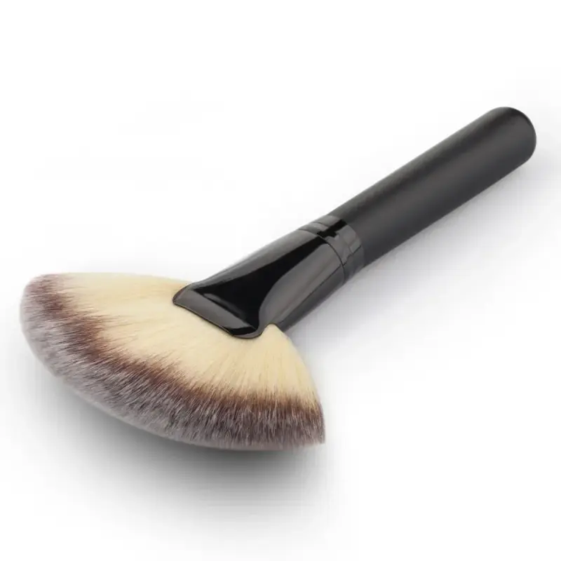 1PCS Soft Makeup Large Fan Brush Foundation Blush Blusher Powder Highlighter Brush Powder brushes Cosmetic Brushes Maquiagem — image 1
