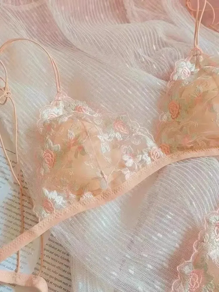 French pure Desire Embroidered Lace Dream Triangle Cup Without Underwire Thin Belt Small Bra Set Ultra-thin Sexy Bra Set