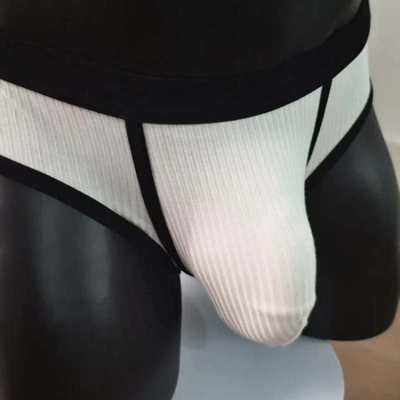 Herenslips met grote zakken zijn erg sexy. Sportondergoed met grote ruimte voor heren 3256810183240378