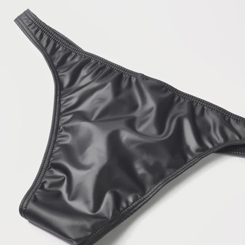 Slip bikini in ecopelle da uomo mutande U Pouch Slip sexy per uomo Lingerie di alta qualità Cuecas Calzoncillos Mutandine maschili