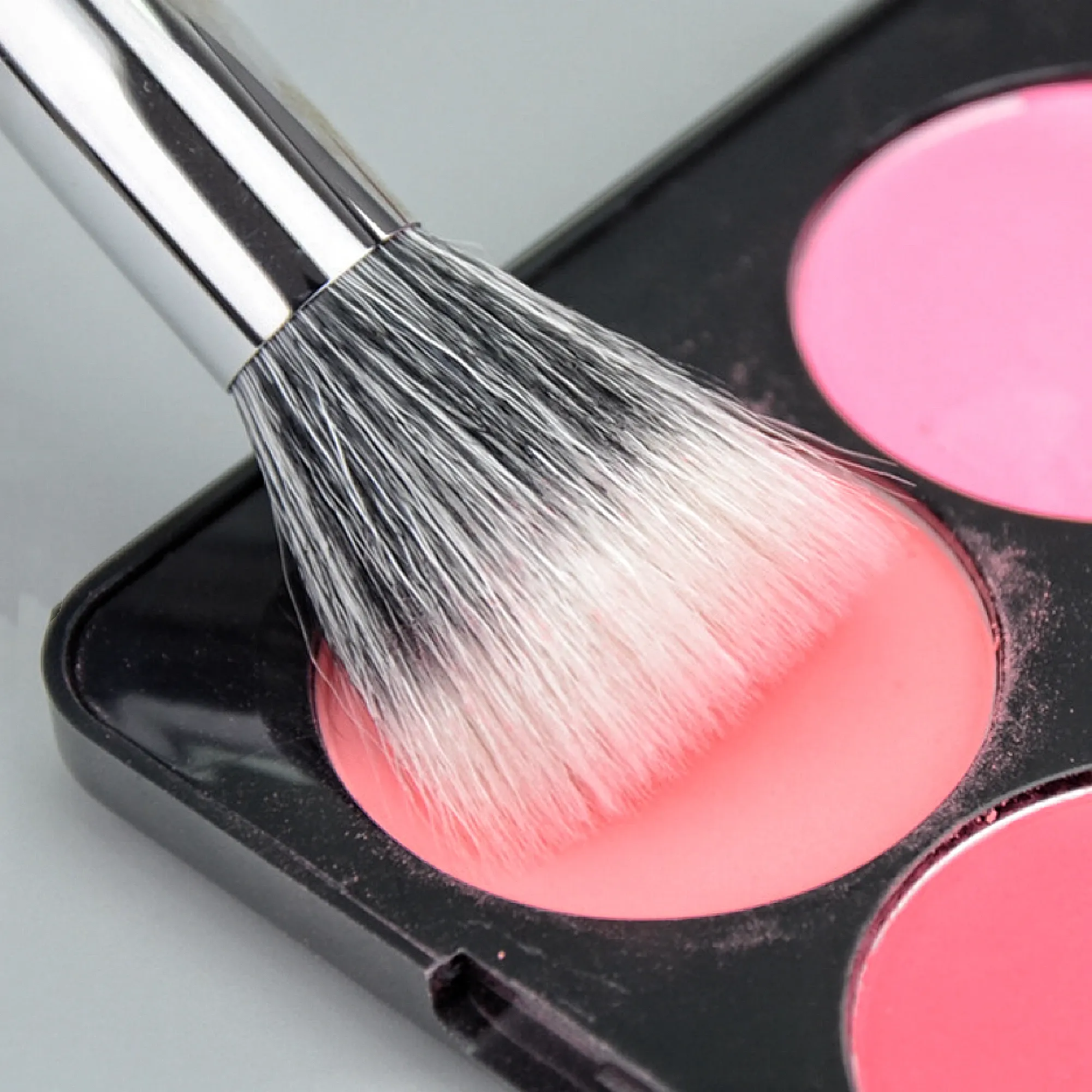 1PC Stippling Blush Brush Blending Brush Makeup Brush Soft Wool Professional Concealer Highlighter Brushes Women Cosmetic Tools — image 2