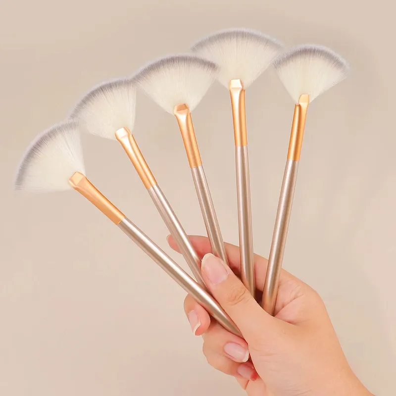 Nye praktiske ansigtsbørster Fan Makeup 