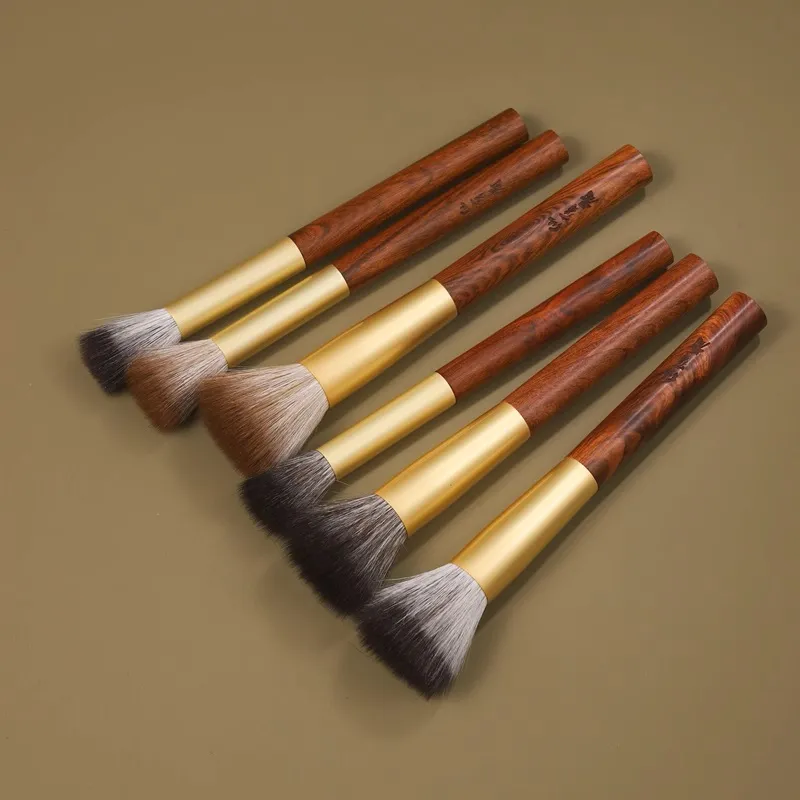 Professional Handmade Makeup Brushes 1PC Soft Squirrel Fox Goat Hair Stippling Blush Brush African Rosewood Handle Make Up Brush