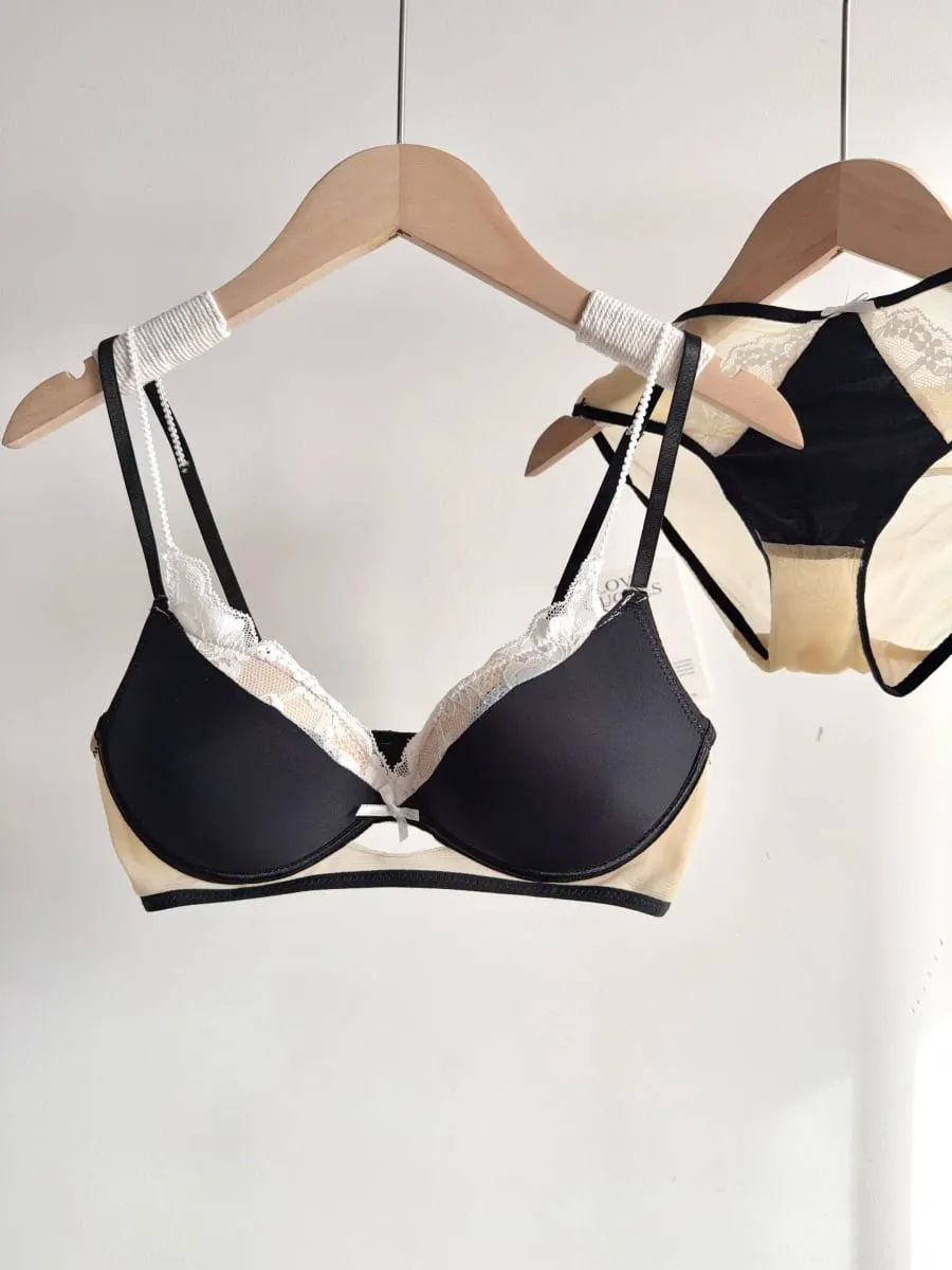French Lace Sexy Pure Desire Lingerie Set for Women Push-Up & Bust Enhancing for Small Chest 2026 New Arrival Bestseller Side — image 2