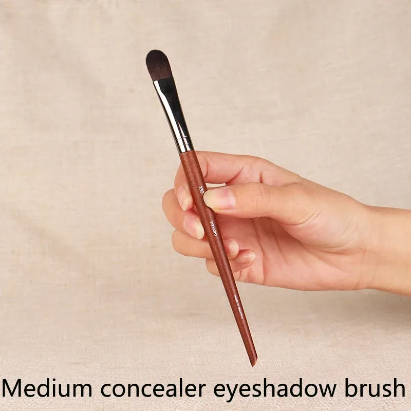 Professional Soft Makeup Brush Makeup Tools Liquid Foundation Concealer Make Up Brush Wood Handle Brushes Beauty Tool Wholesale