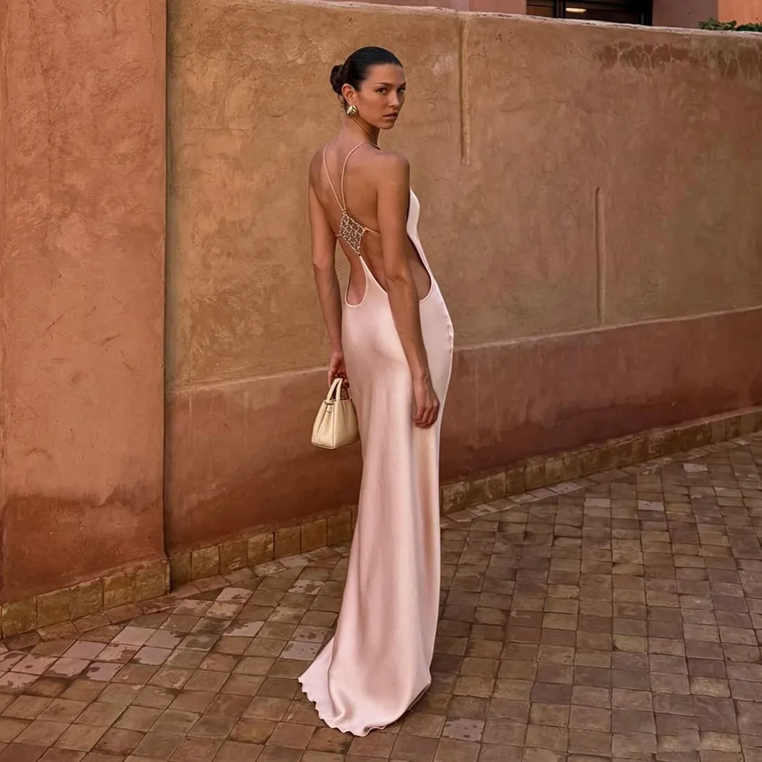 Cryptographic วันหยุดชุดลำลองของผู้หญิงเซ็กซี่ Socialite สไตล์ยาว Rhinestone Decor Slim Solid Backless ผู้หญิง Gowns