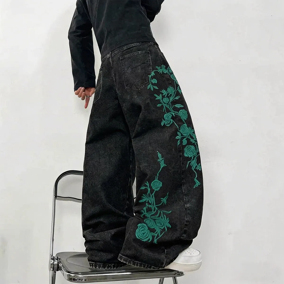 Men's Vintage Rose Embroidery Design Black Baggy Jeans Men Y2K Streetwear Skate Style Fashionable Versatile Wide-Leg Pants