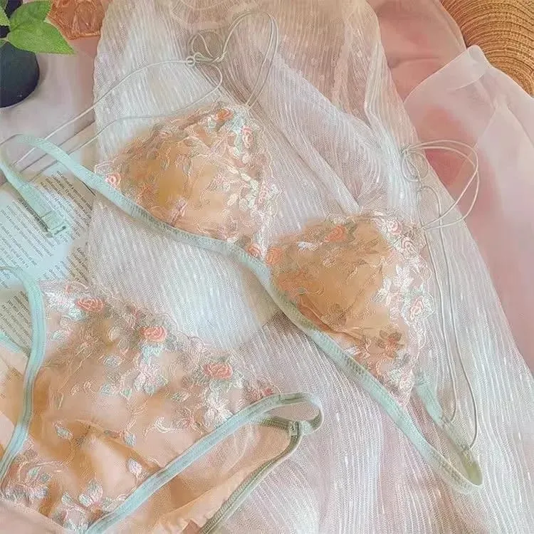 French pure Desire Embroidered Lace Dream Triangle Cup Without Underwire Thin Belt Small Bra Set Ultra-thin Sexy Bra Set